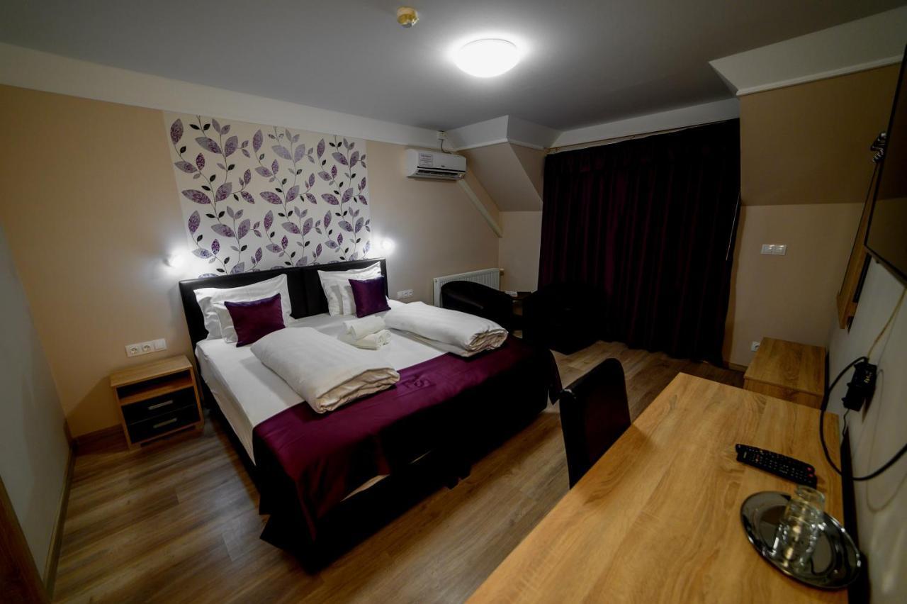 Hotel Az Idill Cserszegtomaj Exterior foto