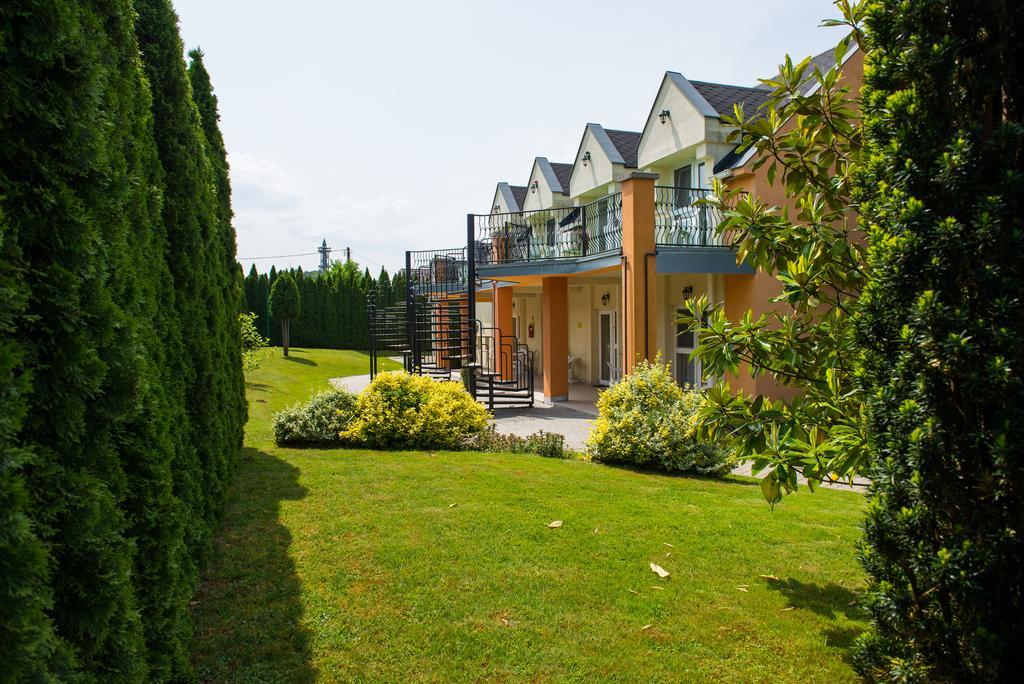Hotel Az Idill Cserszegtomaj Exterior foto